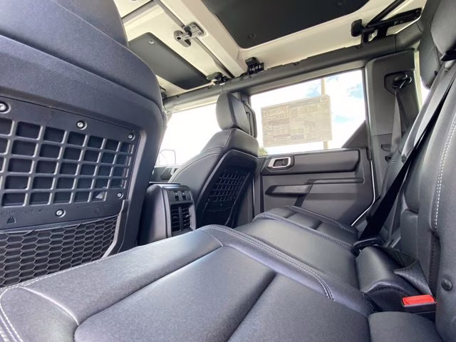 2026 Oxford White Ford Bronco Badlands 4X4 Convertible