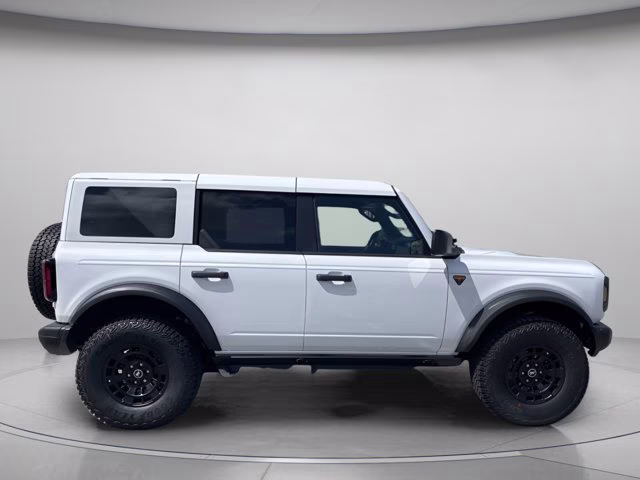 2026 Oxford White Ford Bronco Badlands 4X4 Convertible