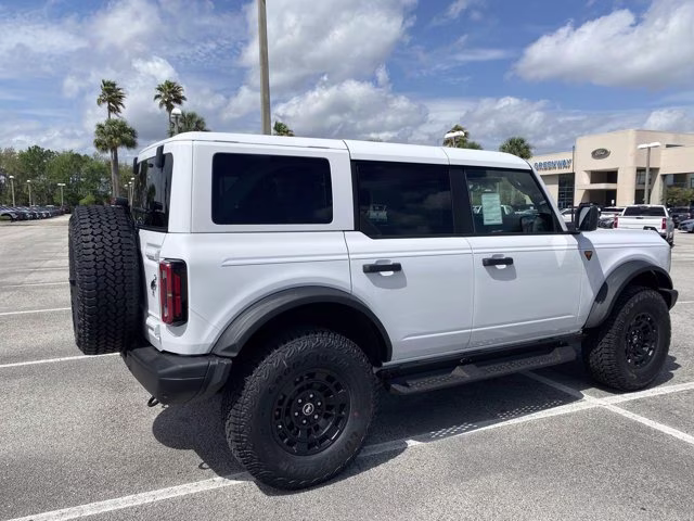 2026 Oxford White Ford Bronco Badlands 4X4 Convertible