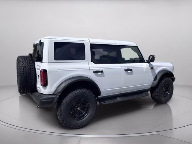 2026 Oxford White Ford Bronco Badlands 4X4 Convertible