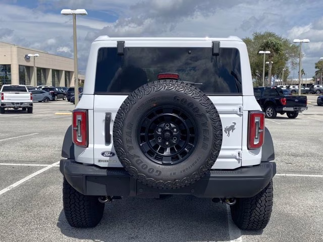 2026 Oxford White Ford Bronco Badlands 4X4 Convertible