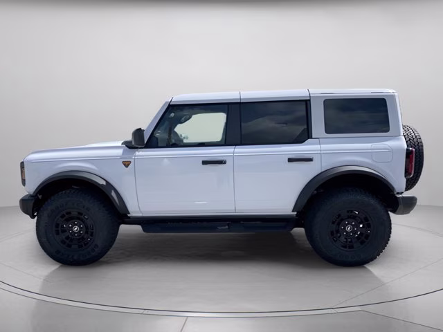 2026 Oxford White Ford Bronco Badlands 4X4 Convertible