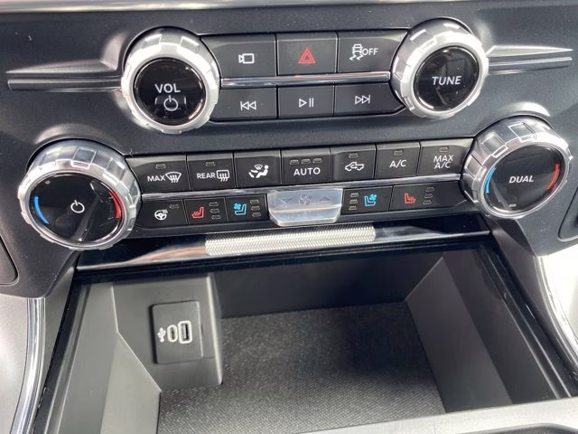 2026 Agate Black Metallic Ford F-150 LARIAT 4X4 Truck