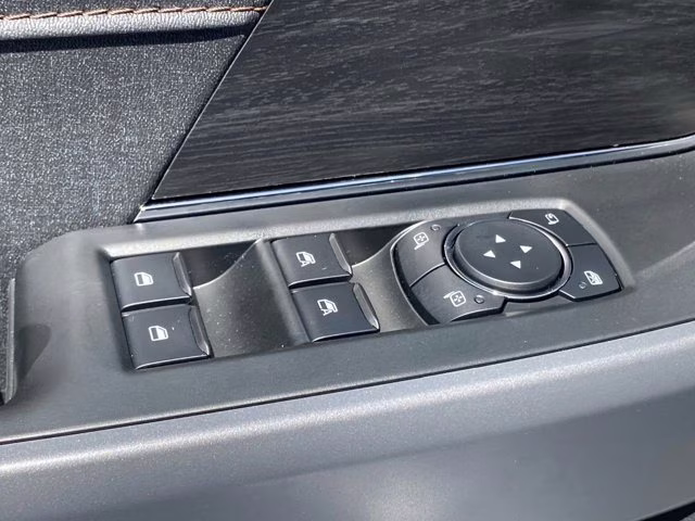 2026 Avalanche Ford F-150 LARIAT 4X4 Truck