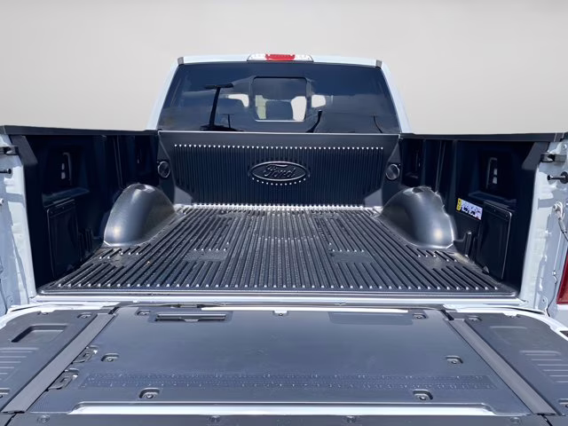 2026 Avalanche Ford F-150 LARIAT 4X4 Truck