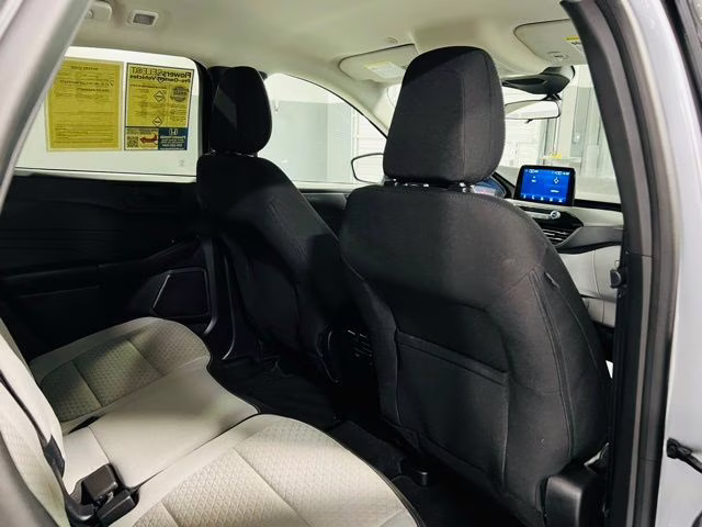 2023 Silver Metallic Ford Escape Hybrid Active FWD SUV