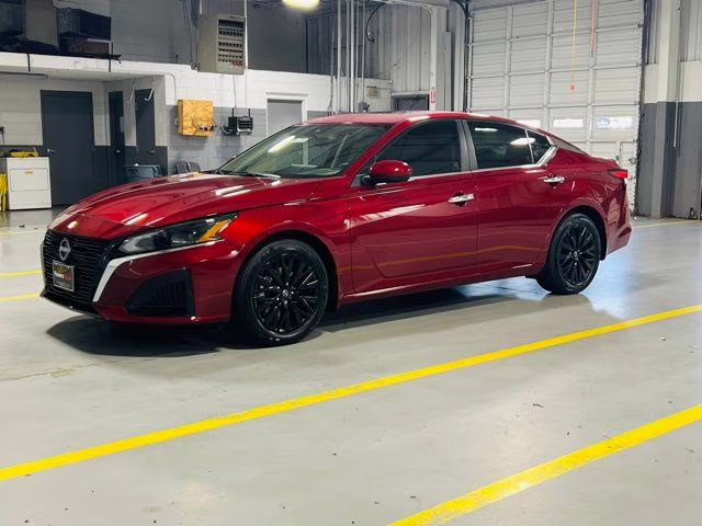 2025 Scarlet Ember Nissan Altima 2.5 SV FWD Sedan