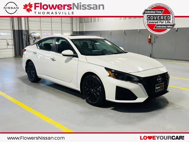 2025 Pearl White Tricoat Nissan Altima 2.5 SV FWD Sedan