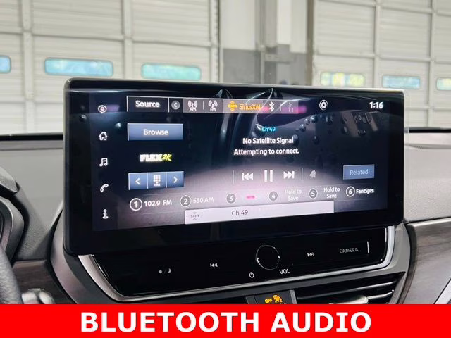 2025 Pearl White Tricoat Nissan Altima 2.5 SV FWD Sedan