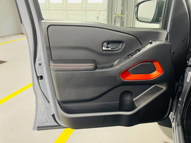 2025 Boulder Gray Pearl Nissan Frontier PRO-4X 4X4 Truck