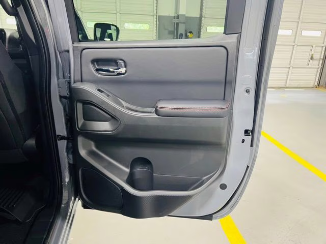 2025 Boulder Gray Pearl Nissan Frontier PRO-4X 4X4 Truck