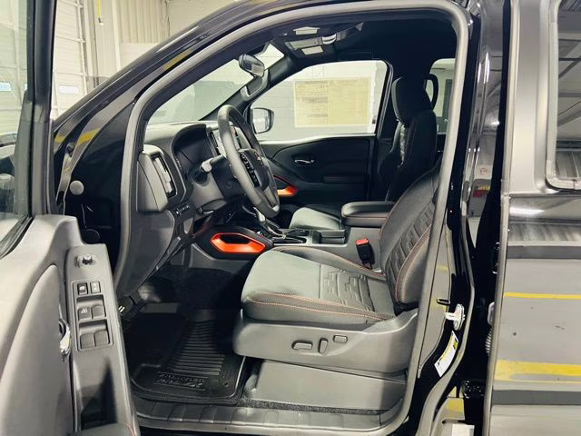 2025 Super Black Nissan Frontier PRO-4X 4X4 Truck