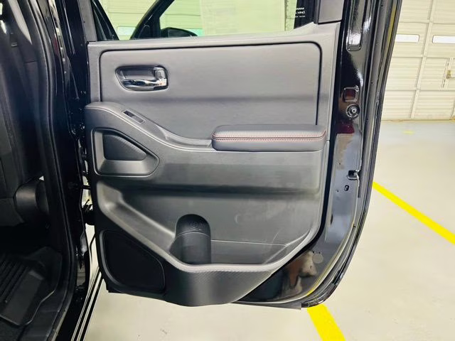 2025 Super Black Nissan Frontier PRO-4X 4X4 Truck