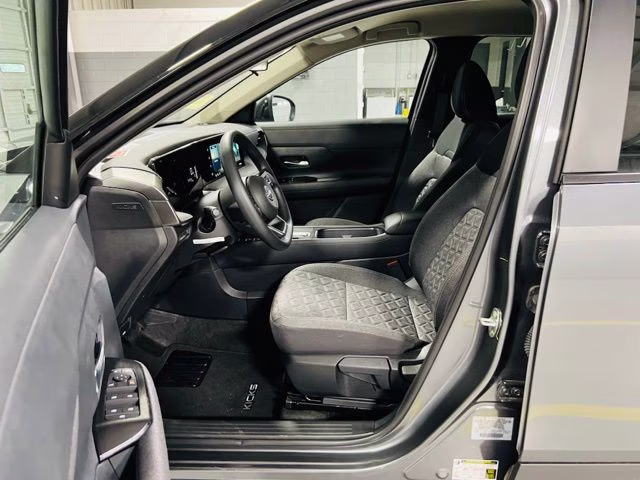 2026 Gun Metallic/Super Black Nissan Kicks SV FWD SUV