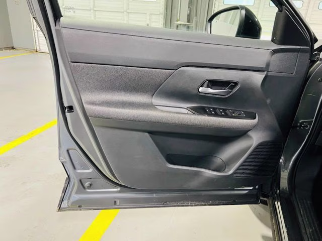 2026 Gun Metallic/Super Black Nissan Kicks SV FWD SUV