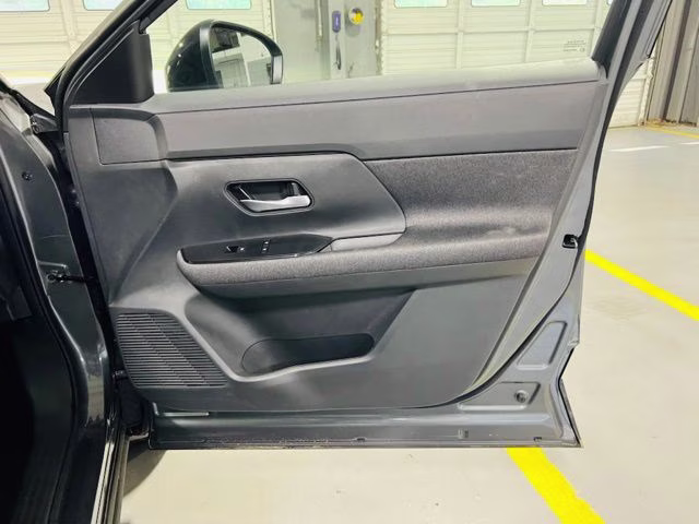 2026 Gun Metallic/Super Black Nissan Kicks SV FWD SUV
