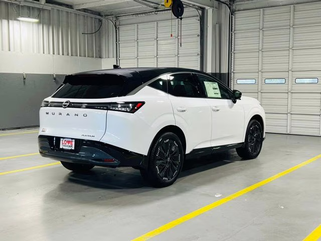 2026 Everest White Pearl/Black Nissan Murano Platinum AWD SUV