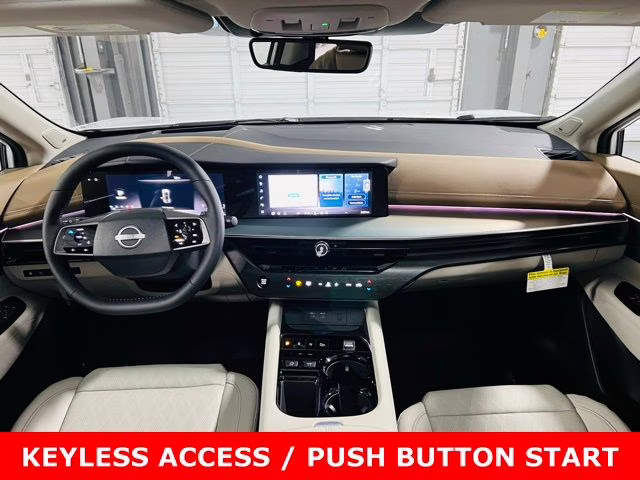 2026 Everest White Pearl/Black Nissan Murano Platinum AWD SUV