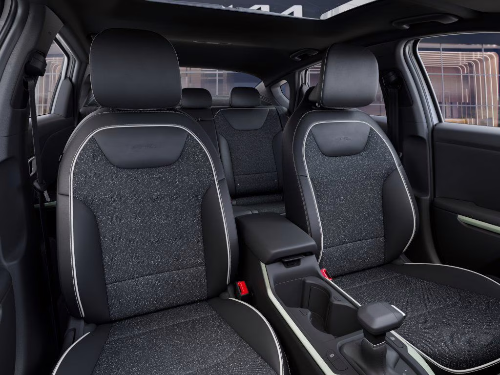 2025 Snow White Pearl Kia K4 GT-Line FWD Sedan