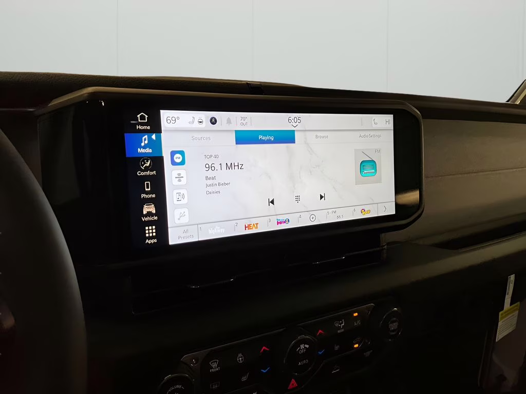 2026 Bright White Clearcoat Jeep Wrangler Willys 4X4 SUV