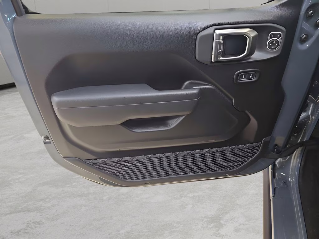 2026 Anvil Clear Coat Jeep Wrangler Willys 4X4 SUV