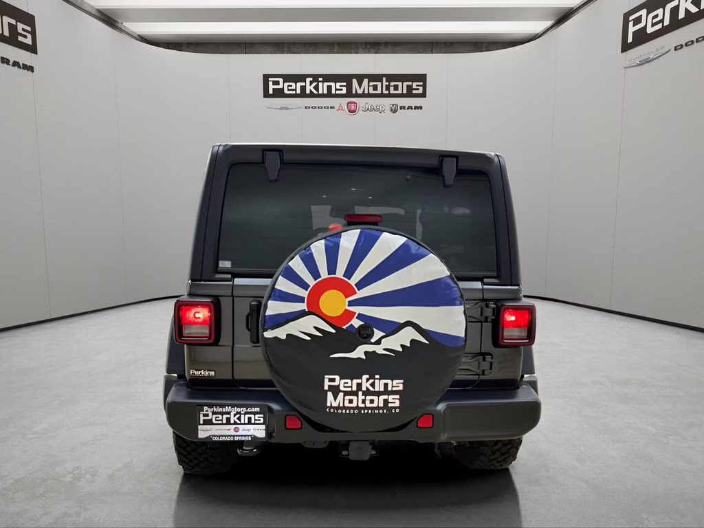 2026 Granite Crystal Metallic Clearcoat Jeep Wrangler Willys 4X4 SUV