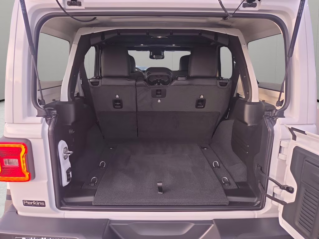 2026 Bright White Clearcoat Jeep Wrangler Rubicon 4X4 SUV