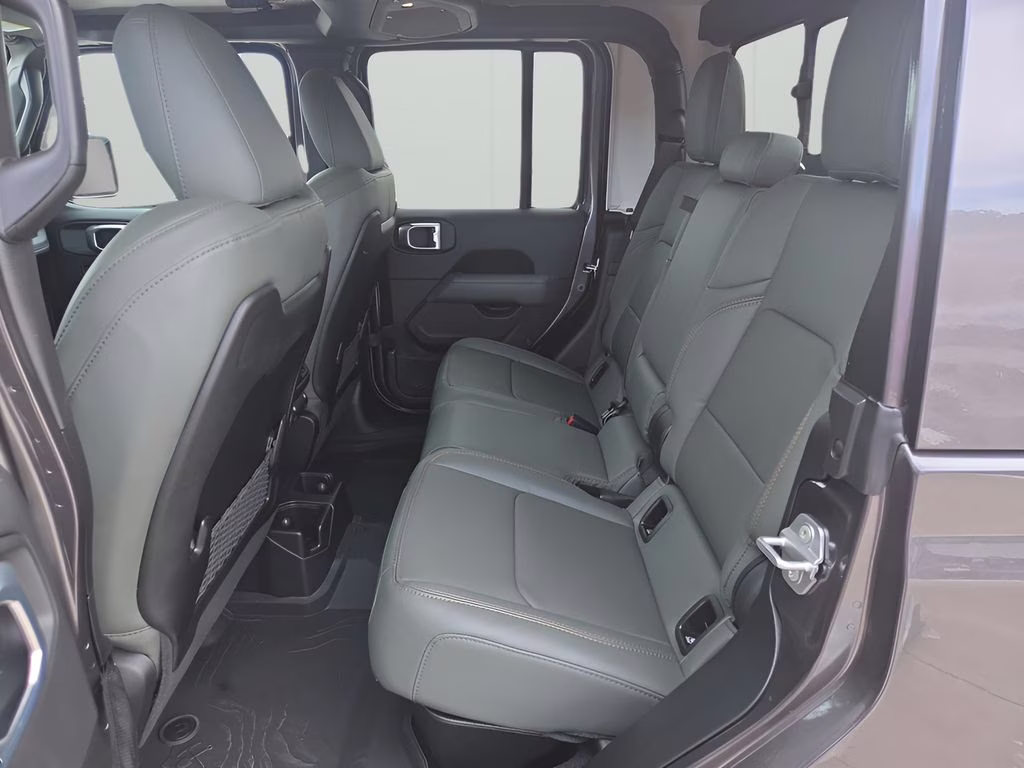 2026 Granite Crystal Metallic Clearcoat Jeep Gladiator Mojave 4X4 Truck