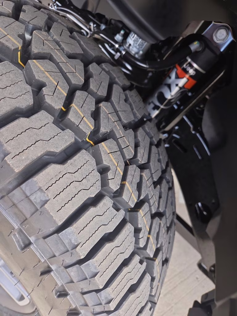 2026 Granite Crystal Metallic Clearcoat Jeep Gladiator Mojave 4X4 Truck