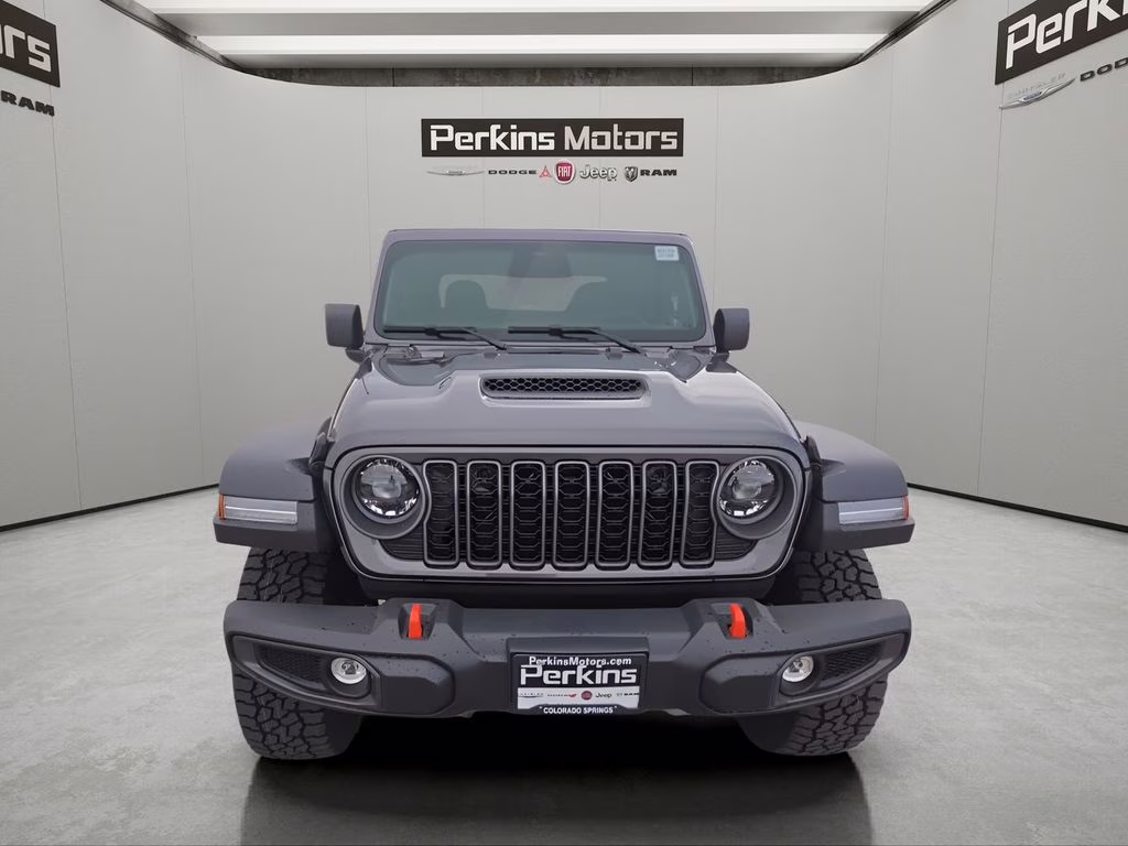 2026 Granite Crystal Metallic Clearcoat Jeep Gladiator Mojave 4X4 Truck