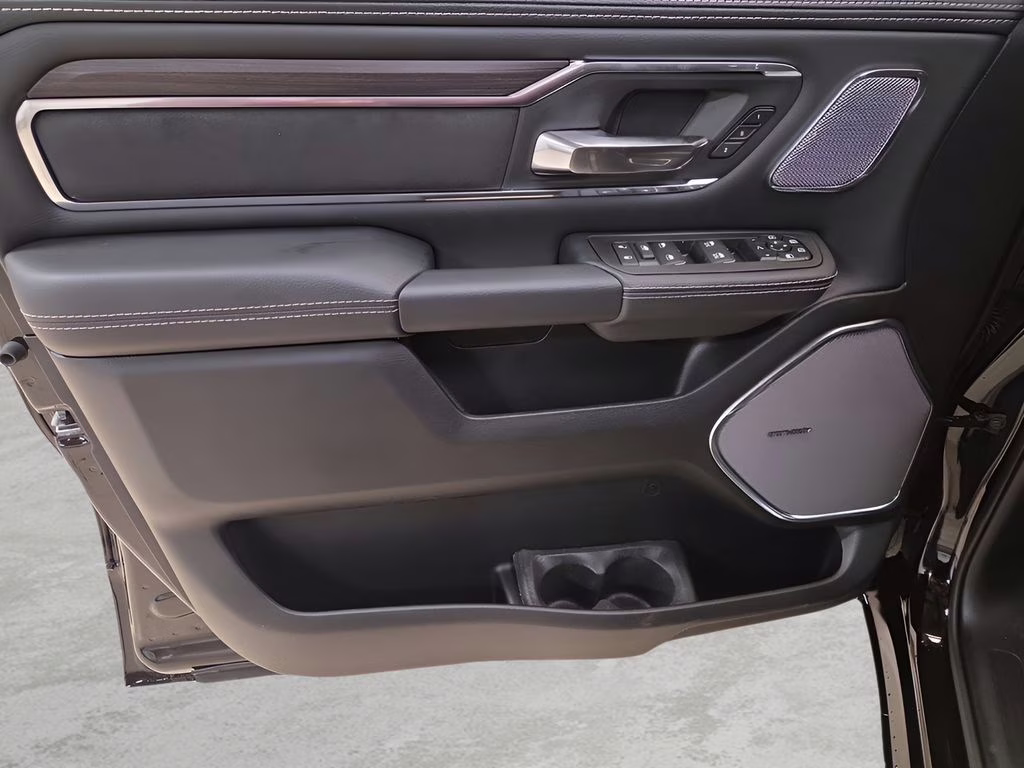 2026 Diamond Black Crystal Pearlcoat Ram 1500 Laramie 4X4 Truck