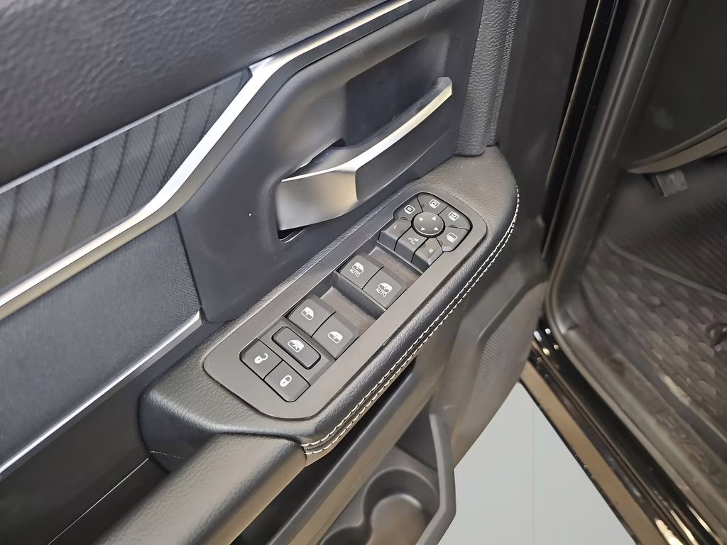 2026 Diamond Black Crystal Pearlcoat Ram 3500 Big Horn 4X4 Truck