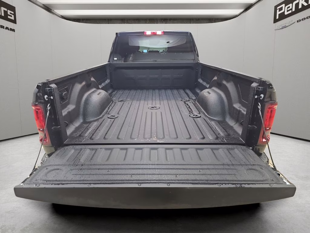 2026 Diamond Black Crystal Pearlcoat Ram 3500 Big Horn 4X4 Truck