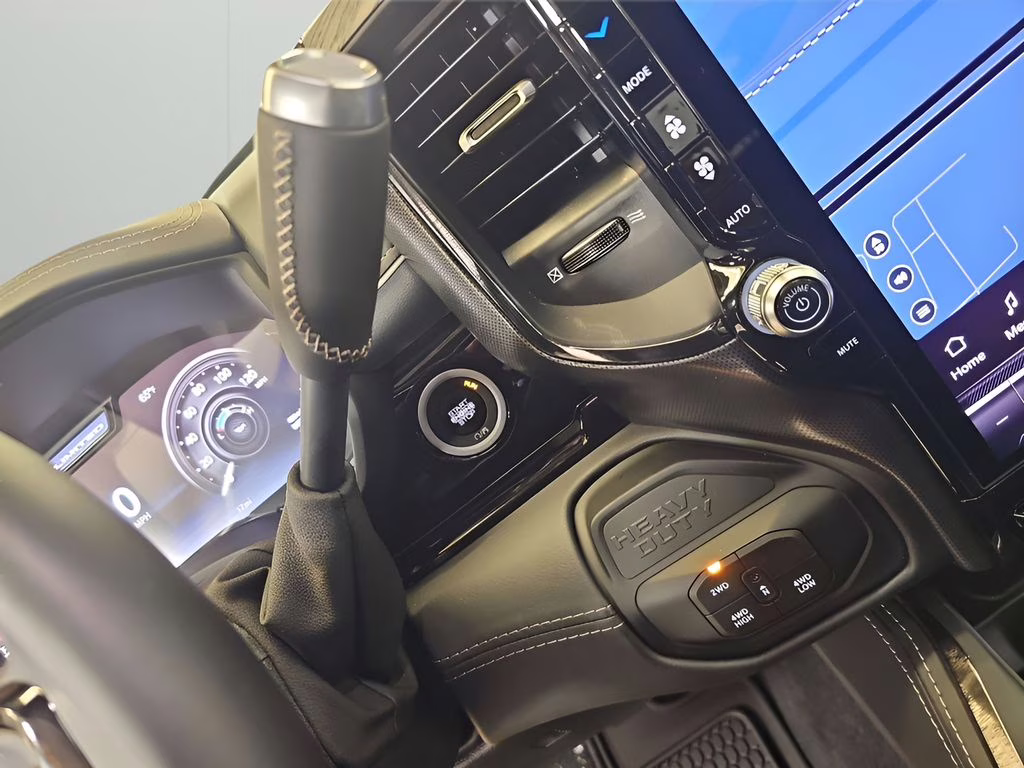 2026 Diamond Black Crystal Pearlcoat Ram 3500 Limited 4X4 Truck