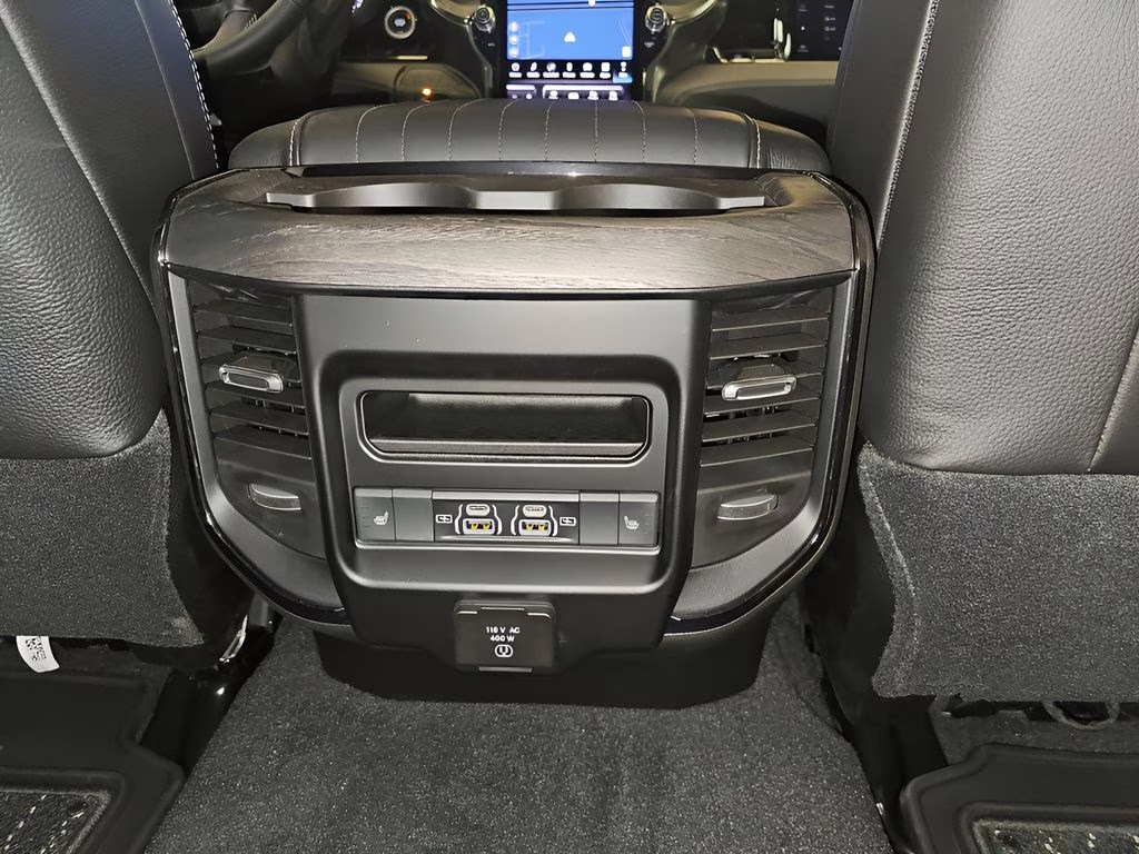 2026 Diamond Black Crystal Pearlcoat Ram 3500 Limited 4X4 Truck