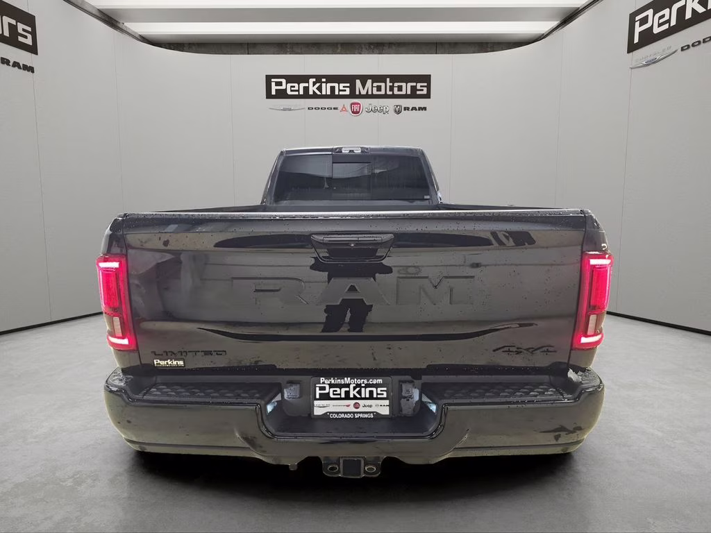 2026 Diamond Black Crystal Pearlcoat Ram 3500 Limited 4X4 Truck