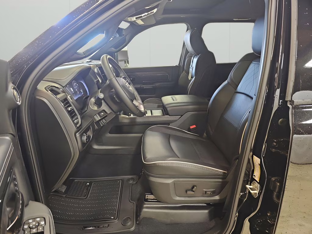 2026 Diamond Black Crystal Pearlcoat Ram 3500 Limited 4X4 Truck