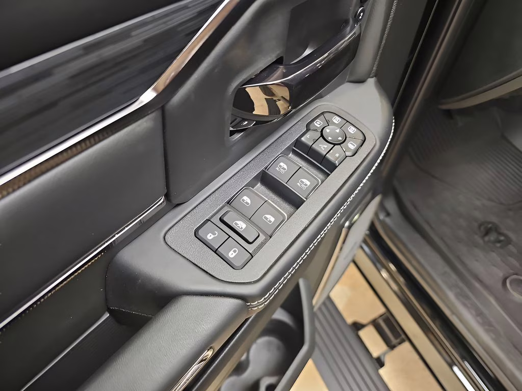 2026 Diamond Black Crystal Pearlcoat Ram 2500 Rebel 4X4 Truck