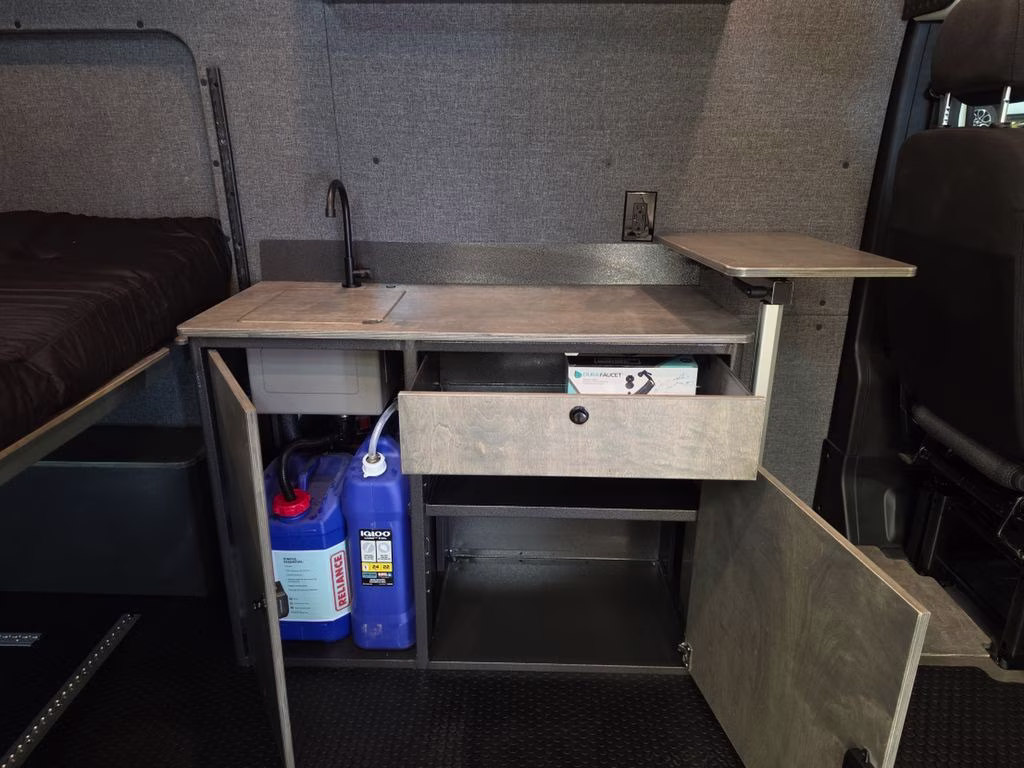 2025 Bright Silver Clearcoat Metallic Ram ProMaster 1500 High Roof FWD Van