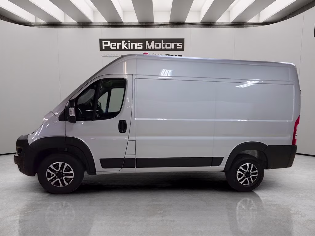 2025 Bright Silver Clearcoat Metallic Ram ProMaster 1500 High Roof FWD Van