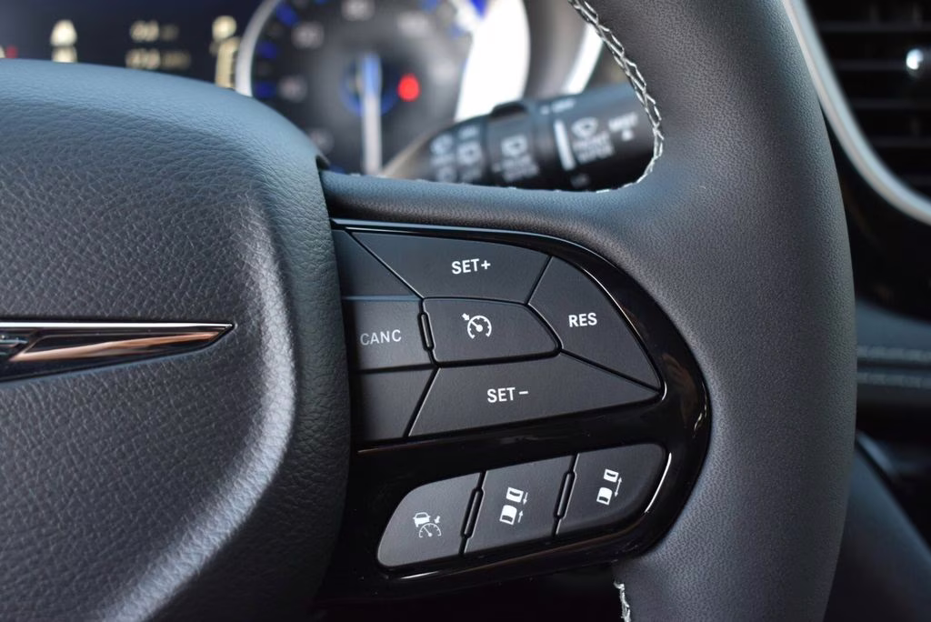 2026 Silver Mist Clearcoat Chrysler Pacifica Select AWD Van