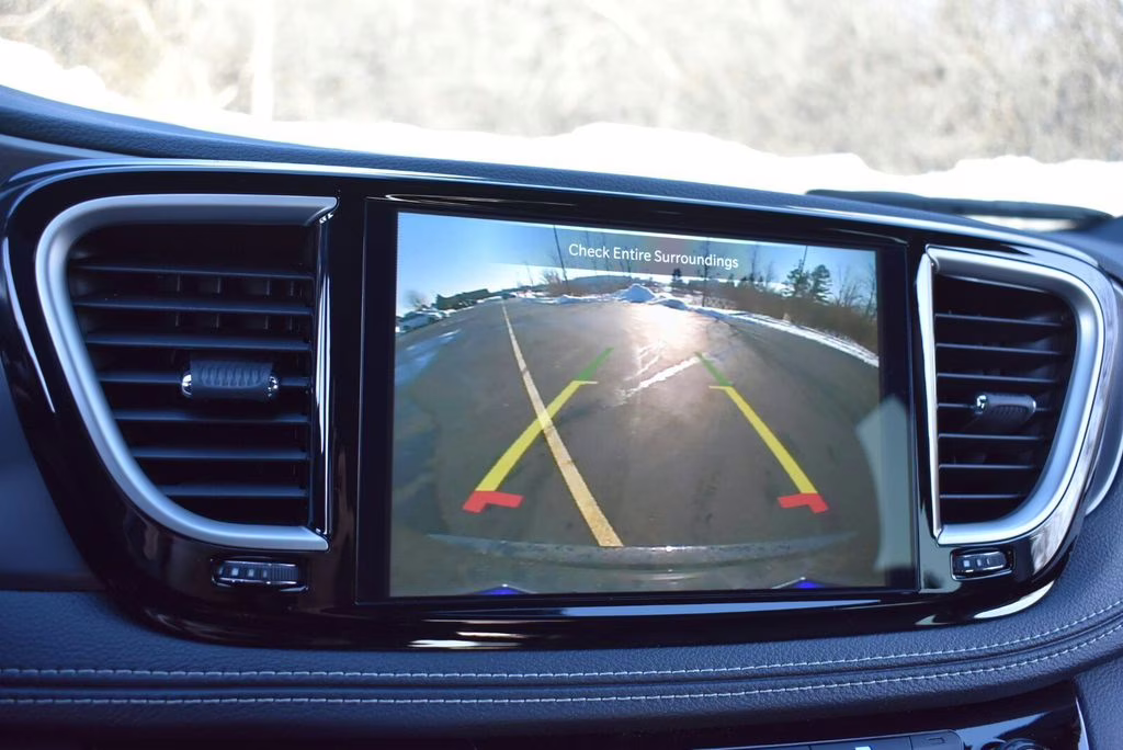 2026 Diamond Black Crystal Pearlcoat Chrysler Pacifica Select AWD Van