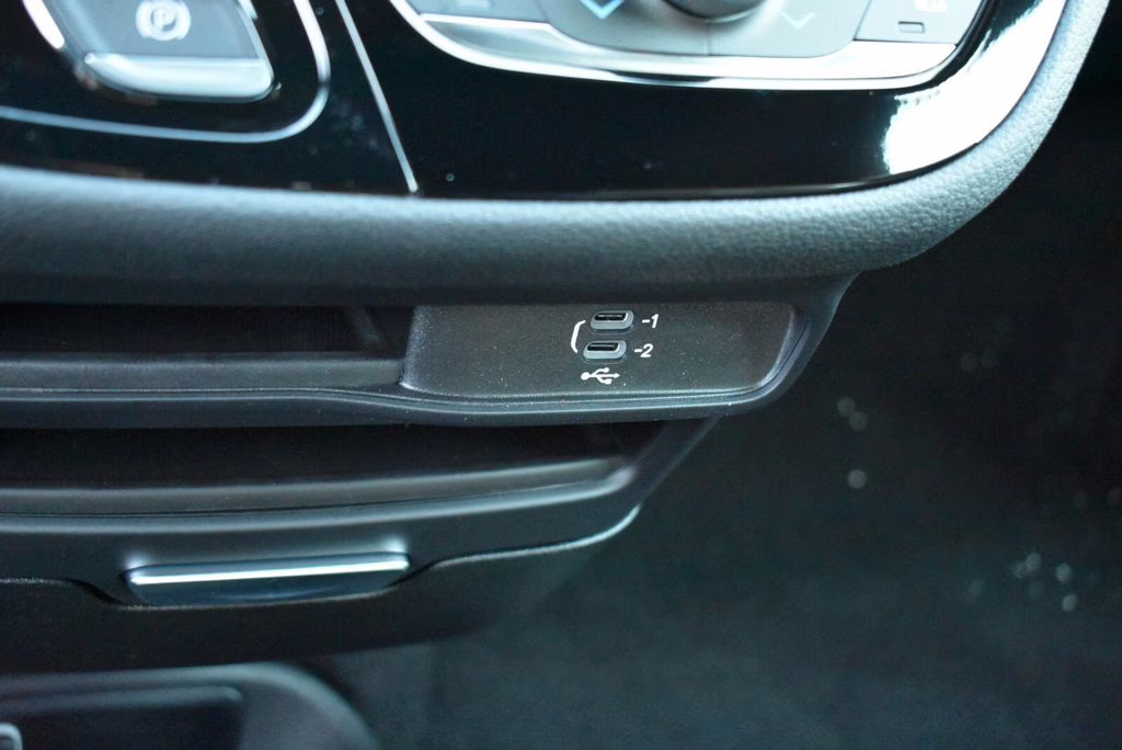 2026 Silver Mist Clearcoat Chrysler Pacifica Select AWD Van