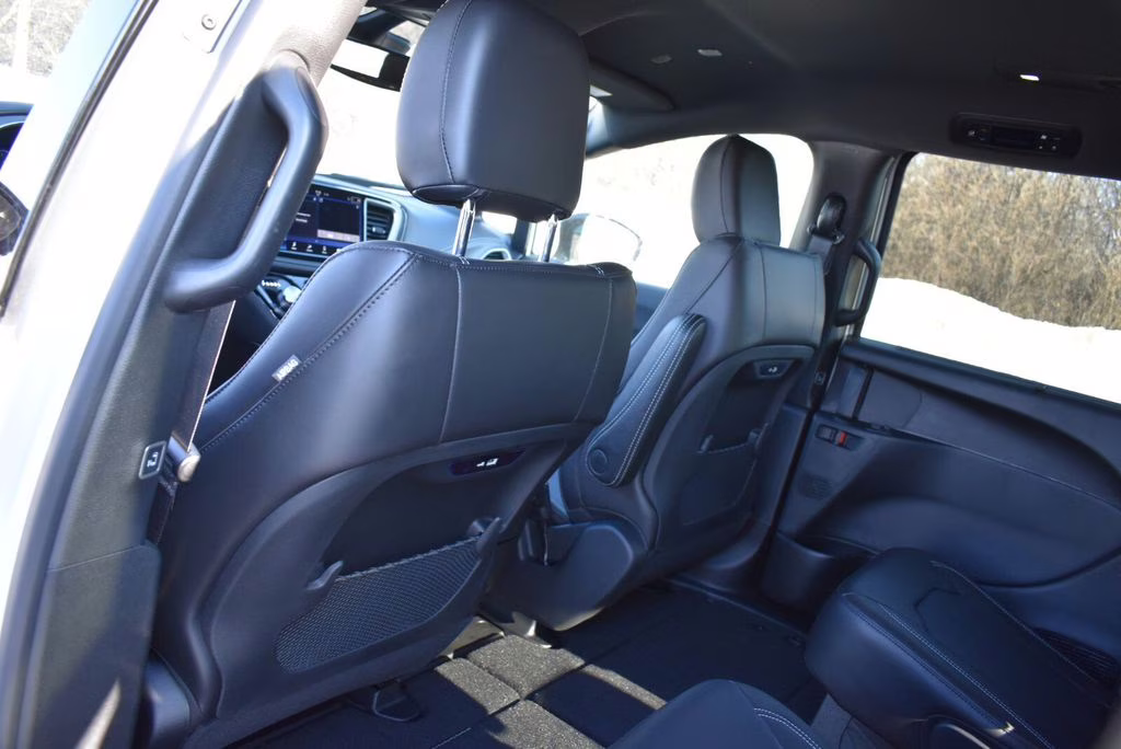 2026 Silver Mist Clearcoat Chrysler Pacifica Select AWD Van