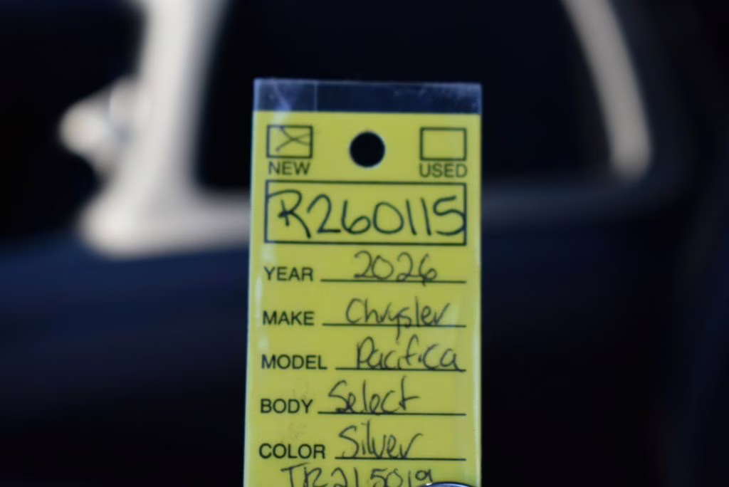 2026 Silver Mist Clearcoat Chrysler Pacifica Select AWD Van