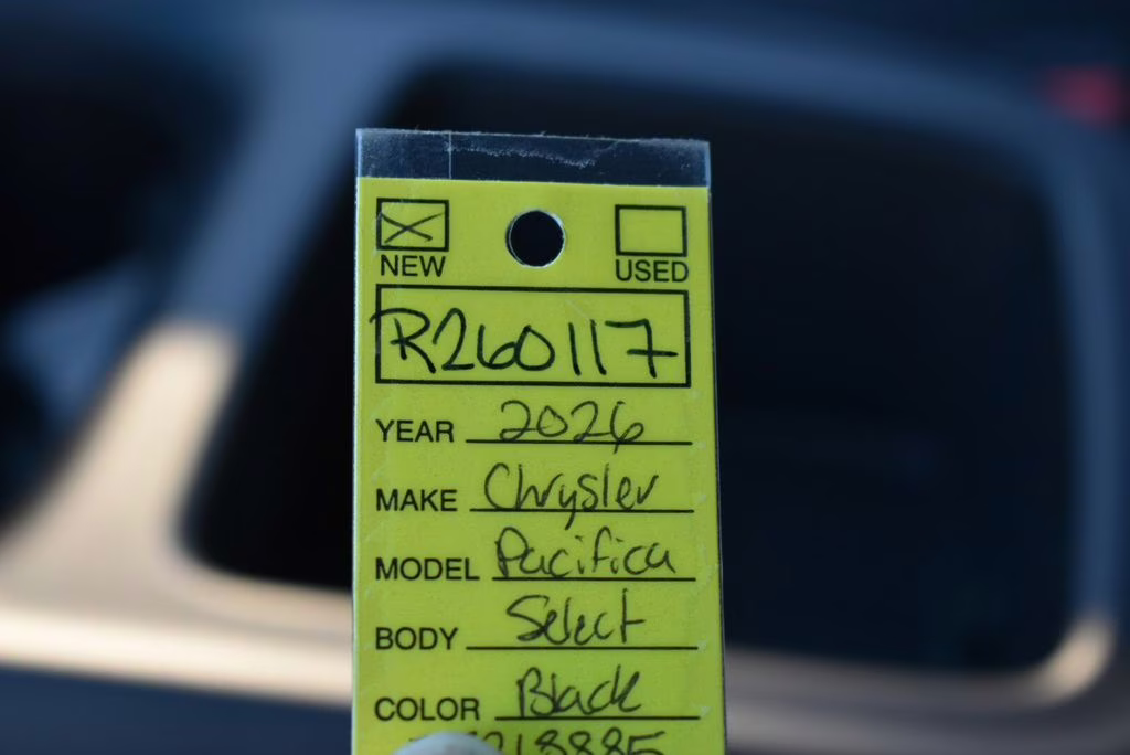 2026 Diamond Black Crystal Pearlcoat Chrysler Pacifica Select AWD Van