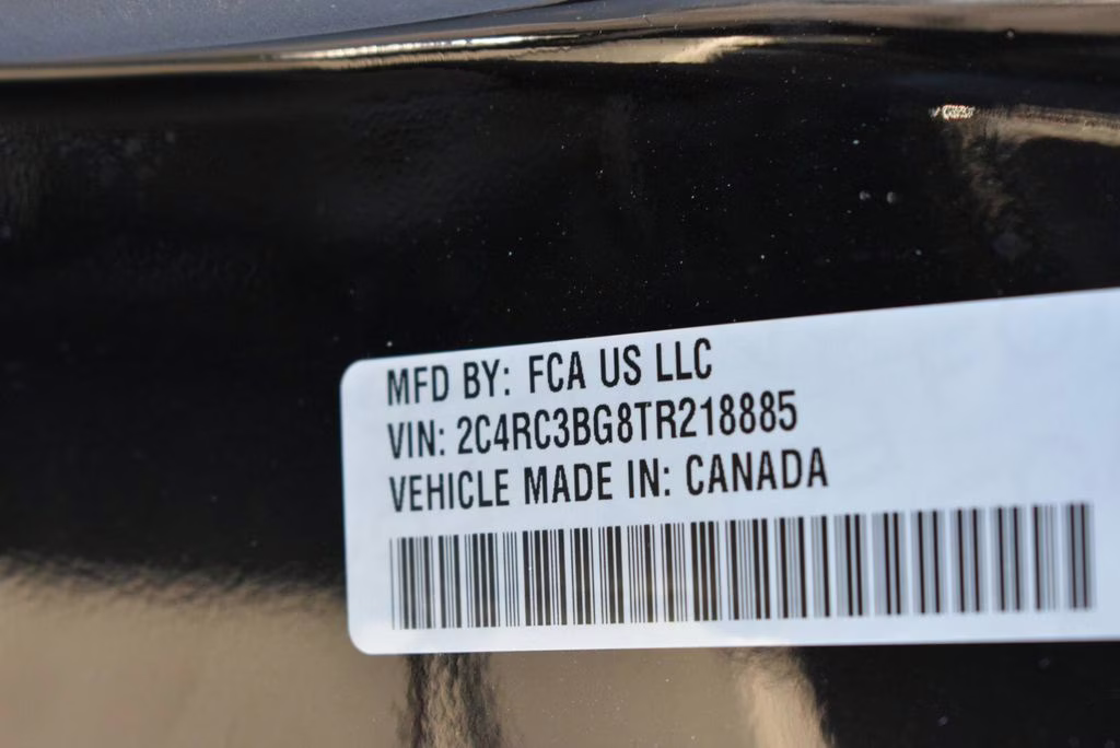 2026 Diamond Black Crystal Pearlcoat Chrysler Pacifica Select AWD Van