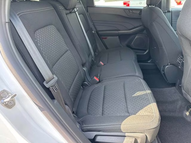 2025 Oxford White Ford Escape Active FWD SUV