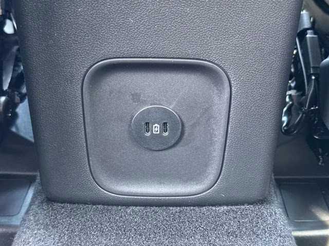 2025 Oxford White Ford Escape Active FWD SUV