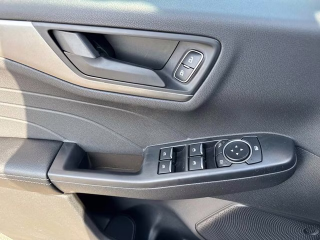 2025 Oxford White Ford Escape Active FWD SUV